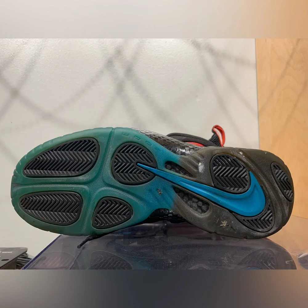 Nike Air Foamposite Pro “Spider-Man” - Picture 3 of 6